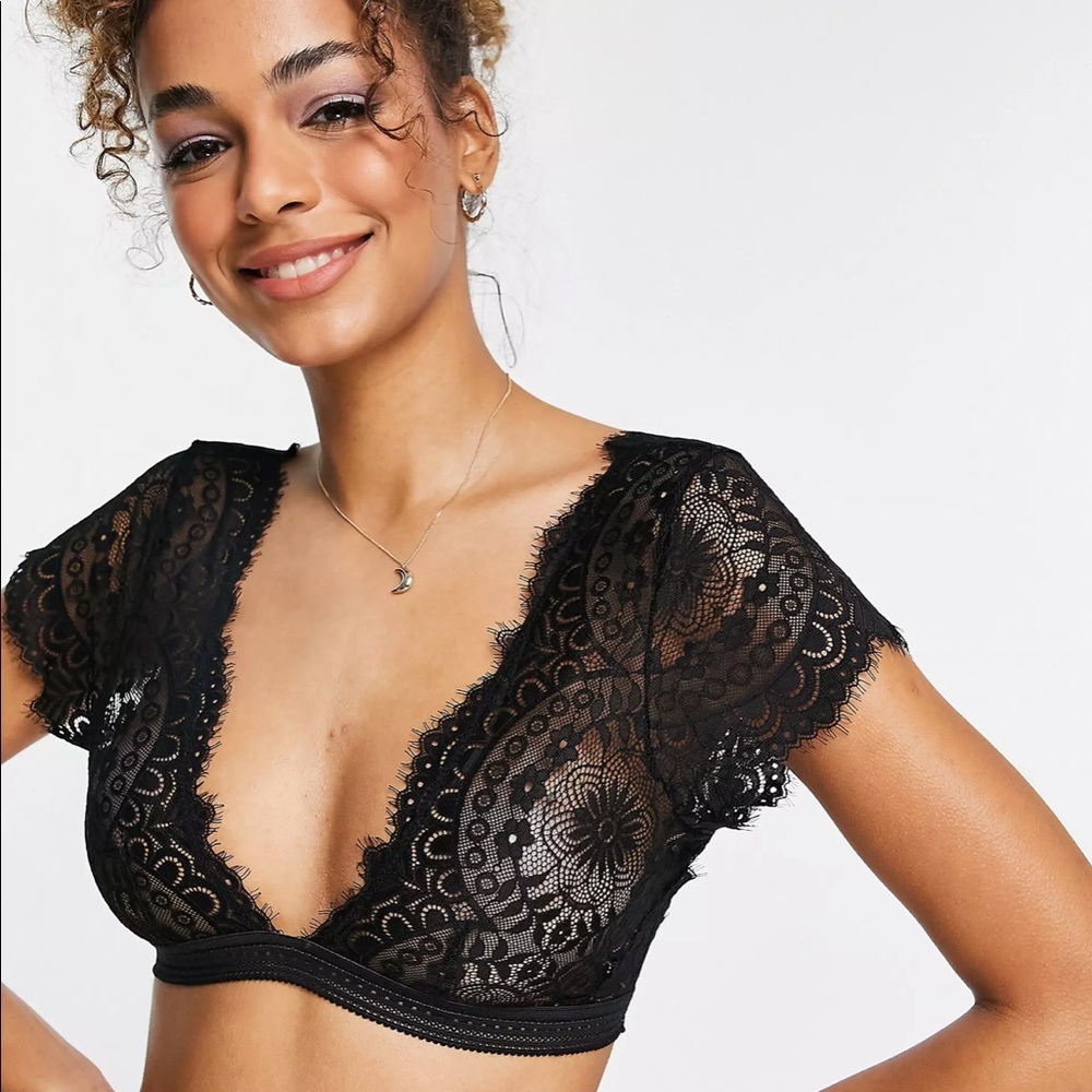 NWOT eyes on your bralette